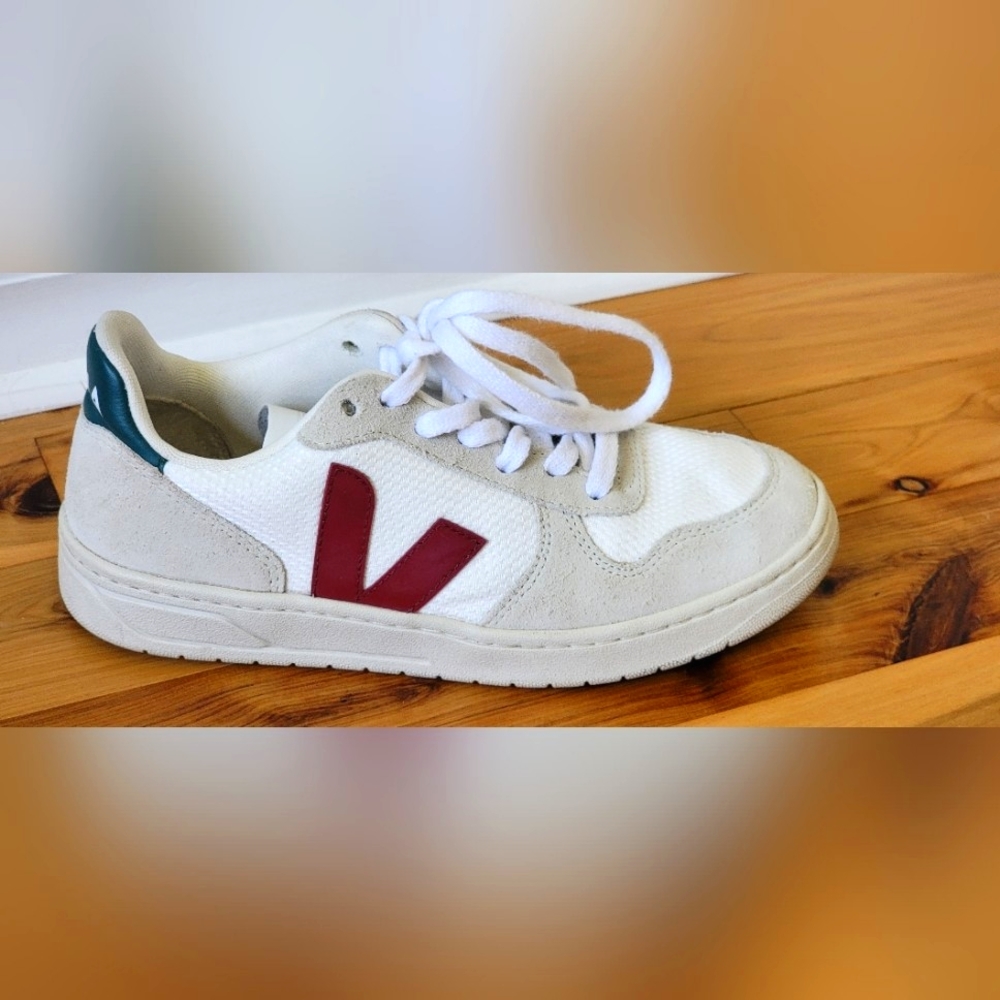 Veja V-10 Women's Shoes